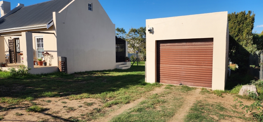 2 Bedroom Property for Sale in Napier Western Cape